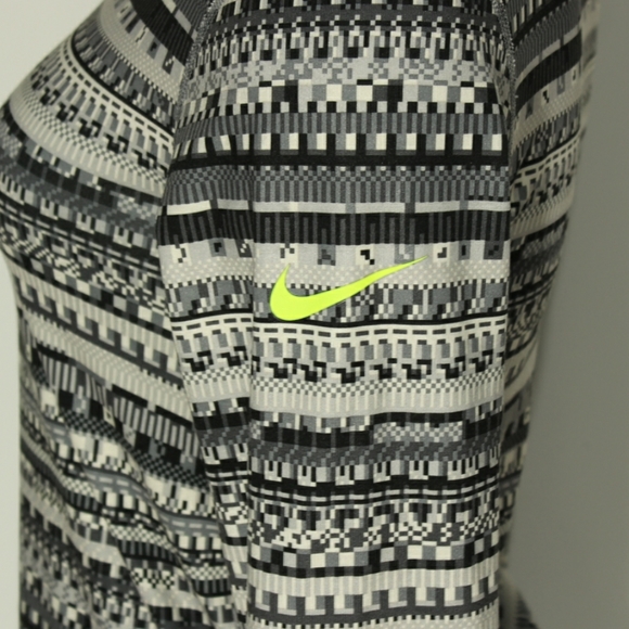 Nike Dri-Fit Half Zip Pullover EUC - Picture 4 of 8